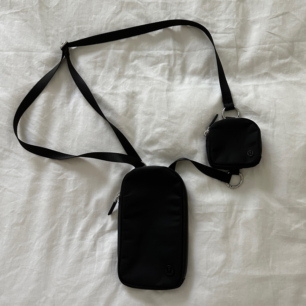 Lululemon Modular Phone Crossbody Bag in Black